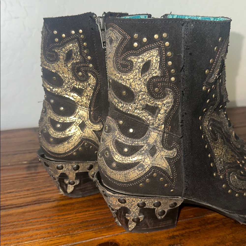 Corral Black and Gold Ankle Boots - Picture 6 of 16